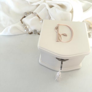 Individuelle Schmuckschatulle | Personalisierter Schmuck Organizer | Geschenk für Sie | Blumenmädchen Geschenk | Ballerina Schmuckschatulle | Luxus Schmuckschatulle, Weiss