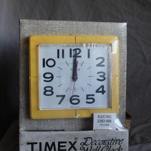 TIMEX（タイメックス） のヴィンテージな壁掛け時計（ウォールクロック） Timex wall clock - Etsy 日本