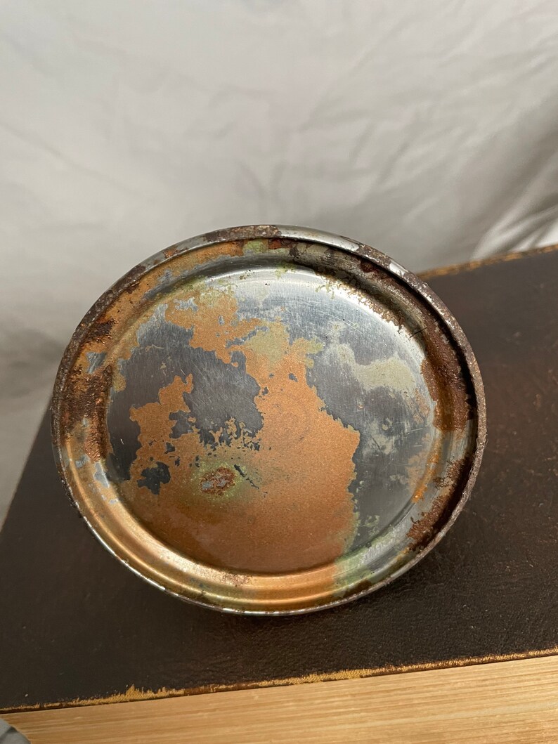 Puede incluir: Un juego de tres tazas de cer&aacute;mica con un acabado mate moteado. Las tazas son en tonos crema, gris claro y gris oscuro. Cada taza tiene un dise&ntilde;o simple y minimalista, ideal para caf&eacute; o t&eacute;.