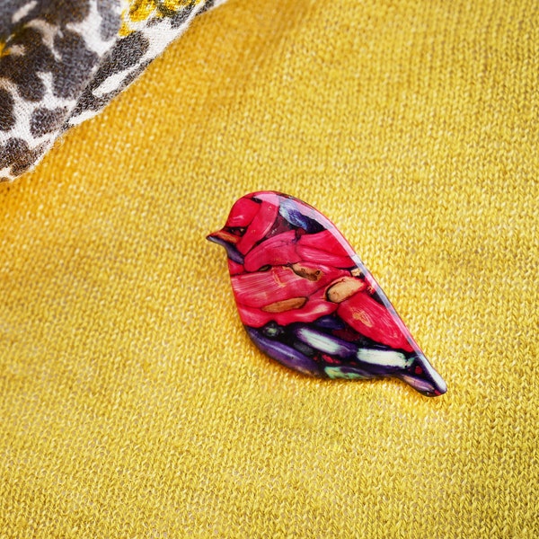 Heathergems Robin Brooch | Handcrafted Scottish Brooch | Made in Scotland | Unique Colourful Jewellery | Bird Brooch | Letterbox Gift