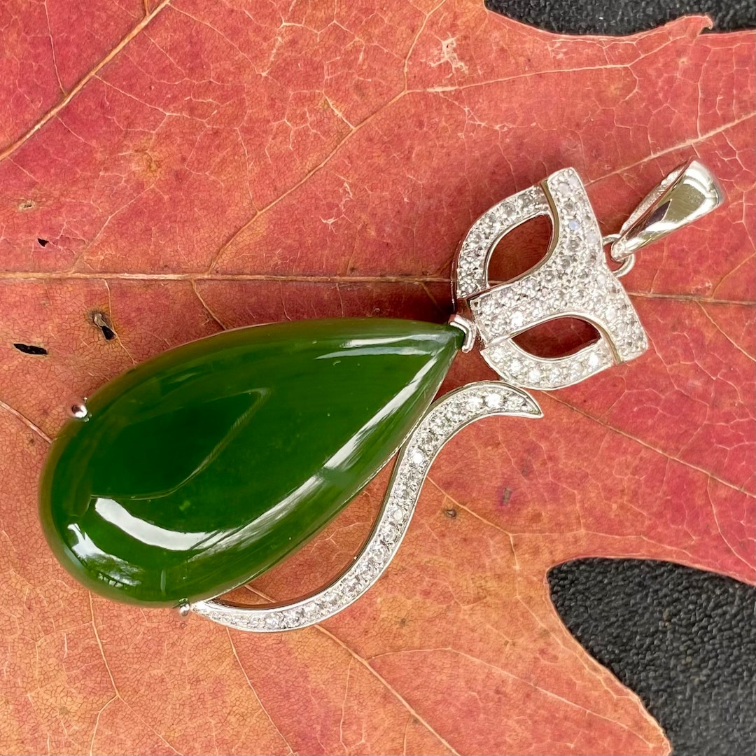 Collier Pendentif Tortue Jade Néphrite 81stgeneration - Sculpté à La Main, Longueur 84 Cm, Neuf
