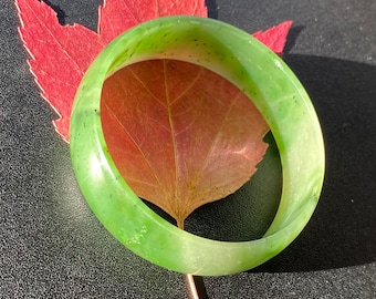 Naturalna kanadyjska bransoletka z nefrytu i jadeitu, rozmiar 56 mm (w stanie, w jakim się znajduje)