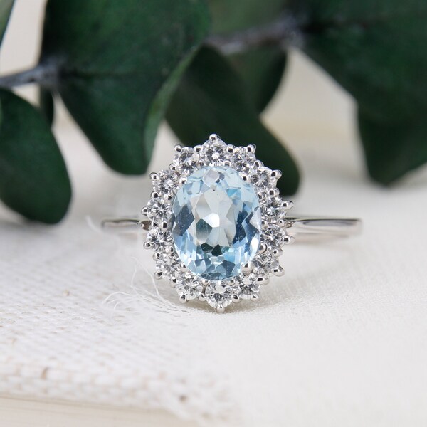 Vintage Aquamarine Diamond Ring 18ct White Gold ,Oval Aquamarine Diamond Ring, Vintage Engagement Ring, Size UK M US 6