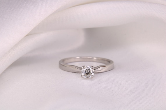 Solitaire Diamond Engagement Ring, Round Brilliant