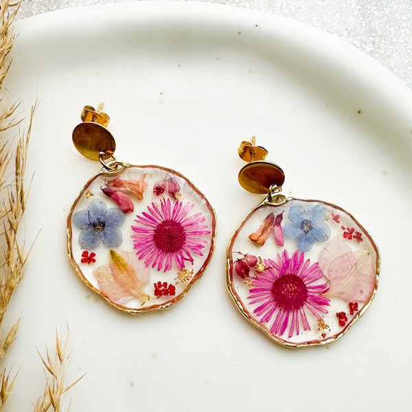 Ohrringe aus gepresstem Blumenharz, handgefertigte Ohrringe mit echten Harzblumen, Gänseblümchen-Ohrringe, Vergissmeinnicht-Ohrringe
