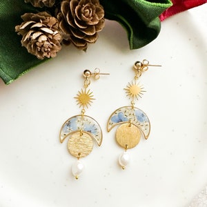 Resin earrings with flowers, sun and moon earrings, pendant pearl earrings, women's gold earrings, earrings with real flowers