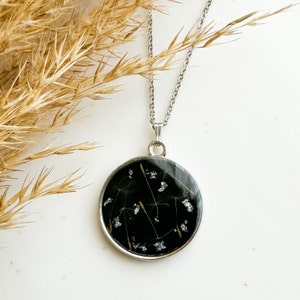 Collier de pissenlit, collier en résine avec fleurs pressées, collier de fleurs pour femmes, collier en acier inoxydable, bijoux en résine avec fleurs