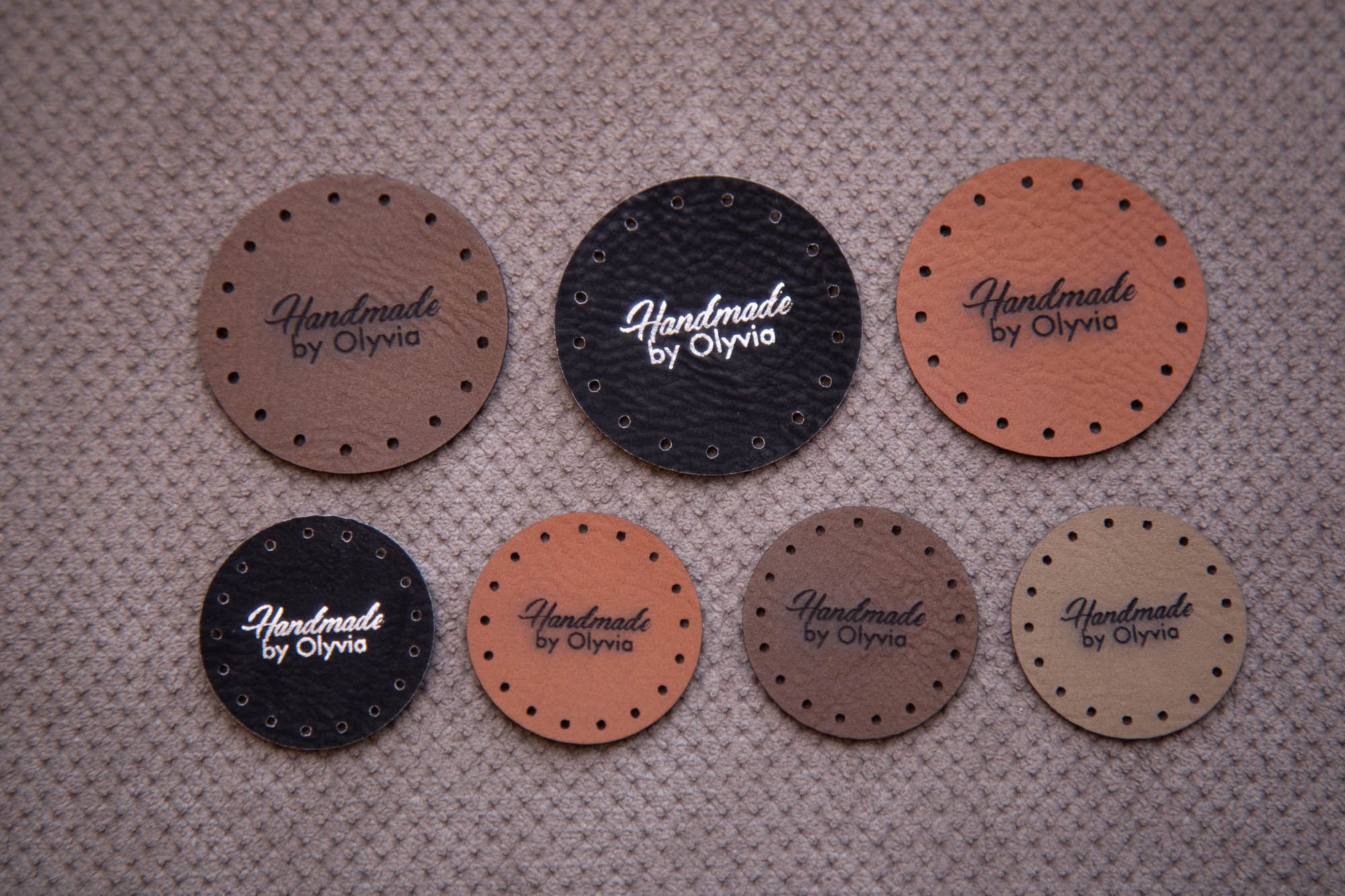  Round Leather Tags Handmade Labels - Black-Brown Mod. RO02 PU  Leather Labels for crochet, handmade labels for sewing and knitting Faux  Leather Tags Leatherette Pleather (Standard Text - 15 pieces) 