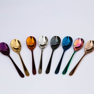 Linda colher de chá personalizada / colher personalizada / colher colorida gravada a laser / utensílios de mesa excepcionais / colher gravada / ideia de presente perfeita