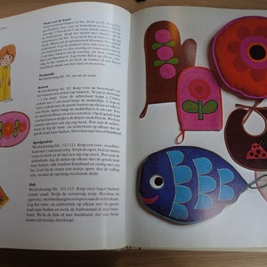 Scandinavian book Danish Lis Paludan 1973 Dutch edition applikeren en borduren 1970s embroidery DIY craft book retro flower power image 5