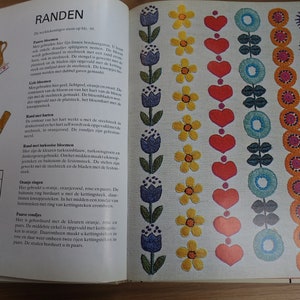 Scandinavian book Danish Lis Paludan 1973 Dutch edition applikeren en borduren 1970s embroidery DIY craft book retro flower power image 6