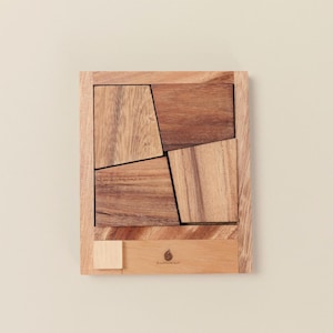 Handgefertigtes Holzpuzzle: Quadrat 3D Rätsel