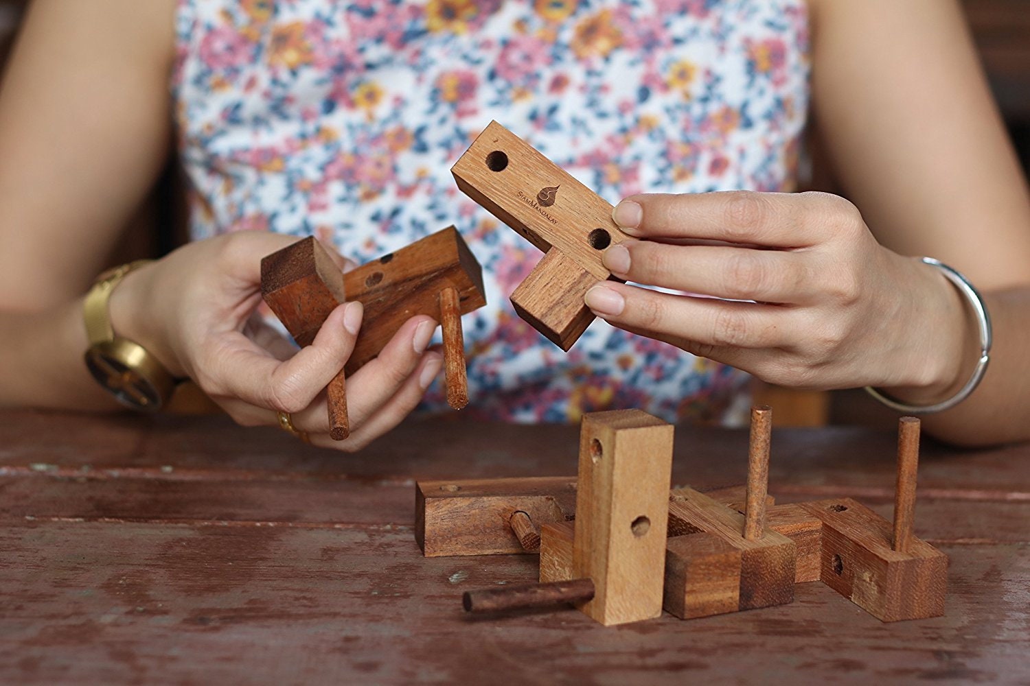 Screw puzzle wood. Wooden Workshop.
