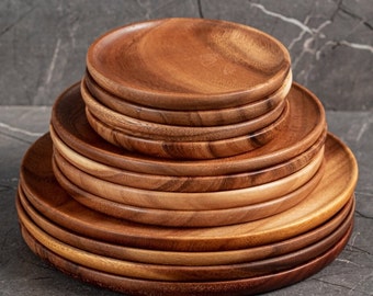 Juego de platos de madera de 4, vajilla de madera, bandeja para servir de madera, cargadores de madera, bandeja de madera, bandeja para refrigerios, platos para ensalada, platos de madera modernos