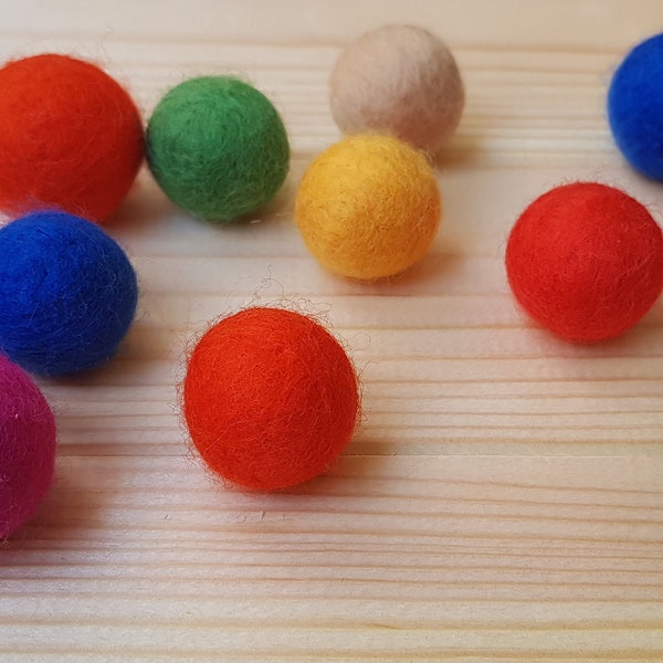 Jouets pour chats en laine naturelle, ensemble de boules en feutre pour chat, boules d’animaux colorées avec un sac d’herbe à chat