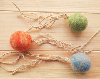 Ball with strings for cats, cat toy wool ball, ball of wool cp-string toy for cats, natural cat toy , natural wool handmade cat toy