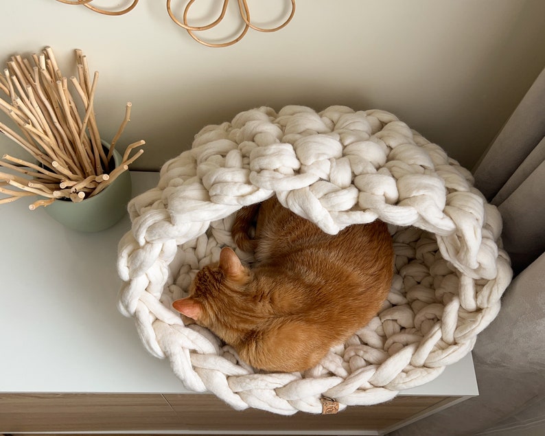 White natural wool cat house, Thick knitted bedding for indoor cats, Soft and modern cat cave, Chunky woven cat bed, Ecological cat bed image 7