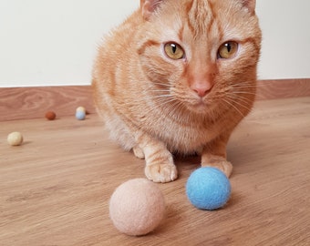 Toy balls for cats, Pack of balls of wool ideal to keep your cat healthy, Toys with optional catnip, Gift for indoor and outdoor kittens