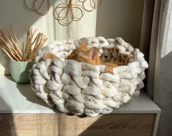 EXTRA LARGE wool cat bed, Natural wool felt bedding for cats, Ivory Super soft cat bed, Round eco-friendly knitted kitten bed