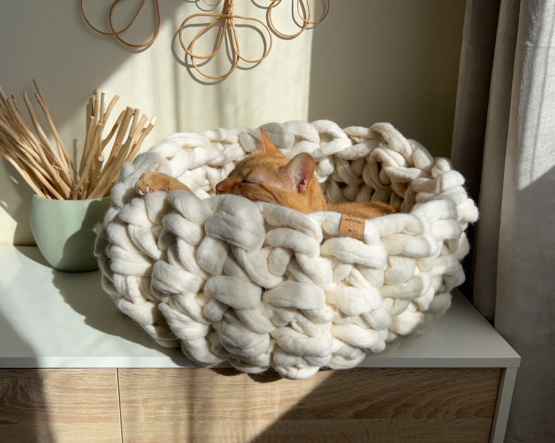 White natural wool cat house, Thick knitted bedding for indoor cats, Soft and modern cat cave, Chunky woven cat bed, Ecological cat bed image 9