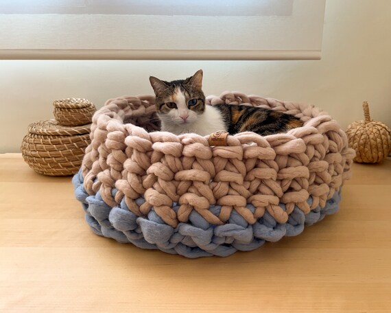 Chunky cat bed hotsell