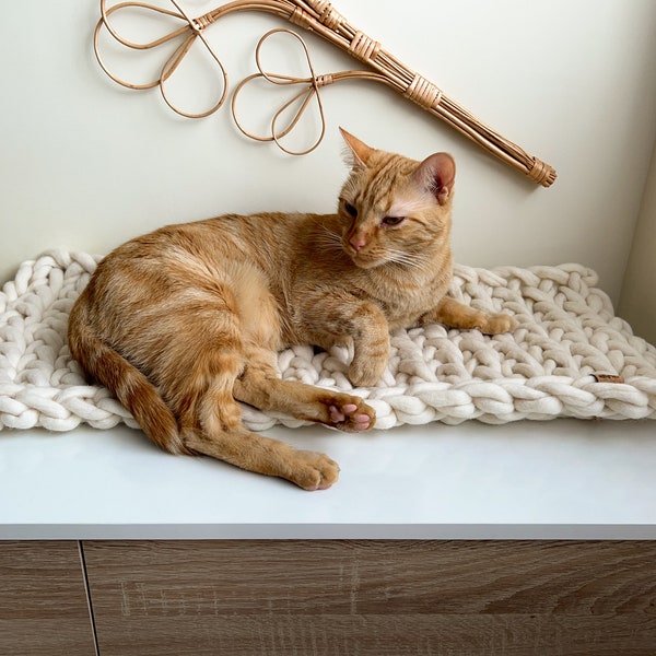 Chunky knits cat bed, merino wool pet bed, Warm and natural merino wool chunky knit cat bed, flat cat bed, cat house
