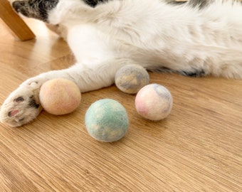 Wollknäuel mit Glocke für Katzen, Öko-freundliches Spielzeug für Wohnungskatzen, Großer Wollknäuel mit Geräusch für Katzen, Filz-Pom Poms für Kätzchen