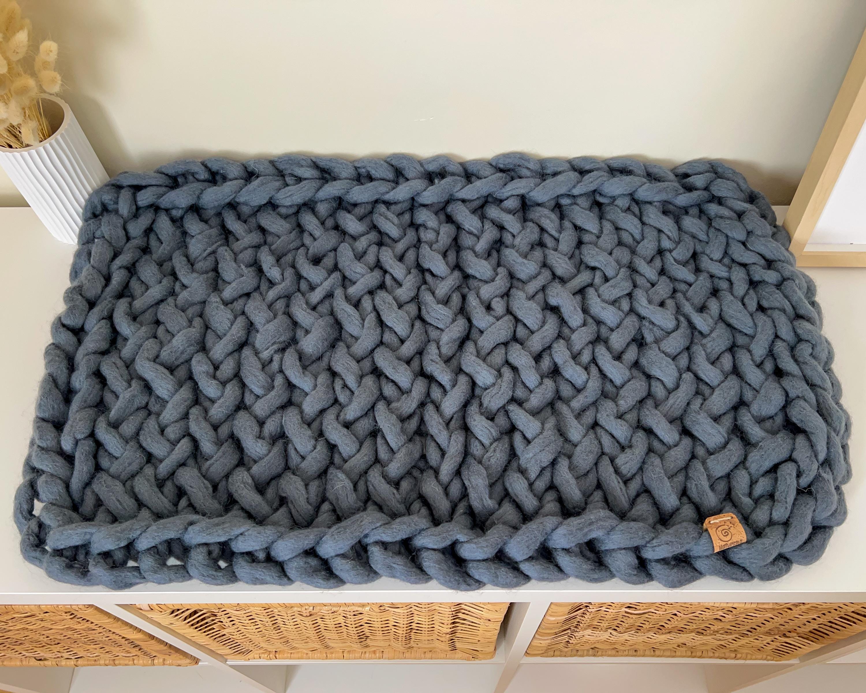 Nice gray natural wool bed for your cats, Eco-friendly flat cat bed, Soft window cat mat, Washable chunky knit pet bed, Indoor cat house