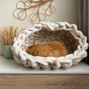 White natural wool cat house, Thick knitted bedding for indoor cats, Soft and modern cat cave, Chunky woven cat bed, Ecological cat bed image 6