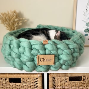 Personalized cat bed, Natural merino wool cat bed, Comfortable customized cat bed, bed basket for cats, Eco-friendly cat bed, Indoor cat bed