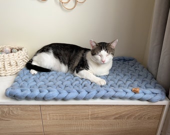 Natural wool cat bed for windowsill, Eco-friendly flat cat bed, Soft window cat mat, Washable chunky knit pet bed, Indoor cat house