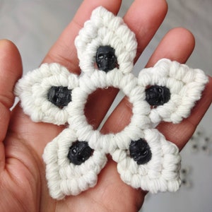 Macrame Snowflake Ornament: Gothic Christmas Decor with Skull Beads