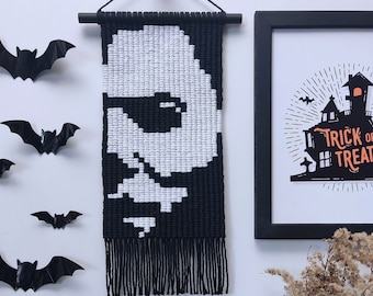 Handgemaakte horror macramé muurhanger, spookachtige schedeldecor, alternatieve Halloween-kunst