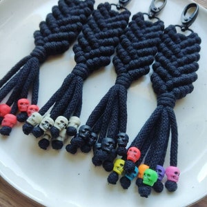 Black Macrame Skull Keychain: Gothic Bag Charm