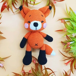 Gehäkelter Fuchs Füchsin Amigurumi Kuscheltier handgefertigt Geschenk Geburt Geburtstag Bild 2