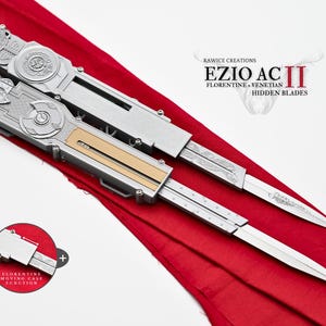 V2 Assassin's II Dual Ezio Auditore Florentine and Venetian Left + Right Arm Hidden Blade Pair