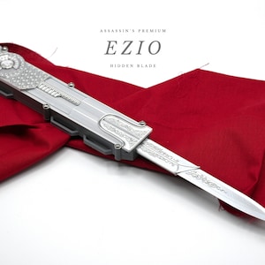 V2 Assassin's Brotherhood Ezio Auditore Hidden Blade Premium Edition