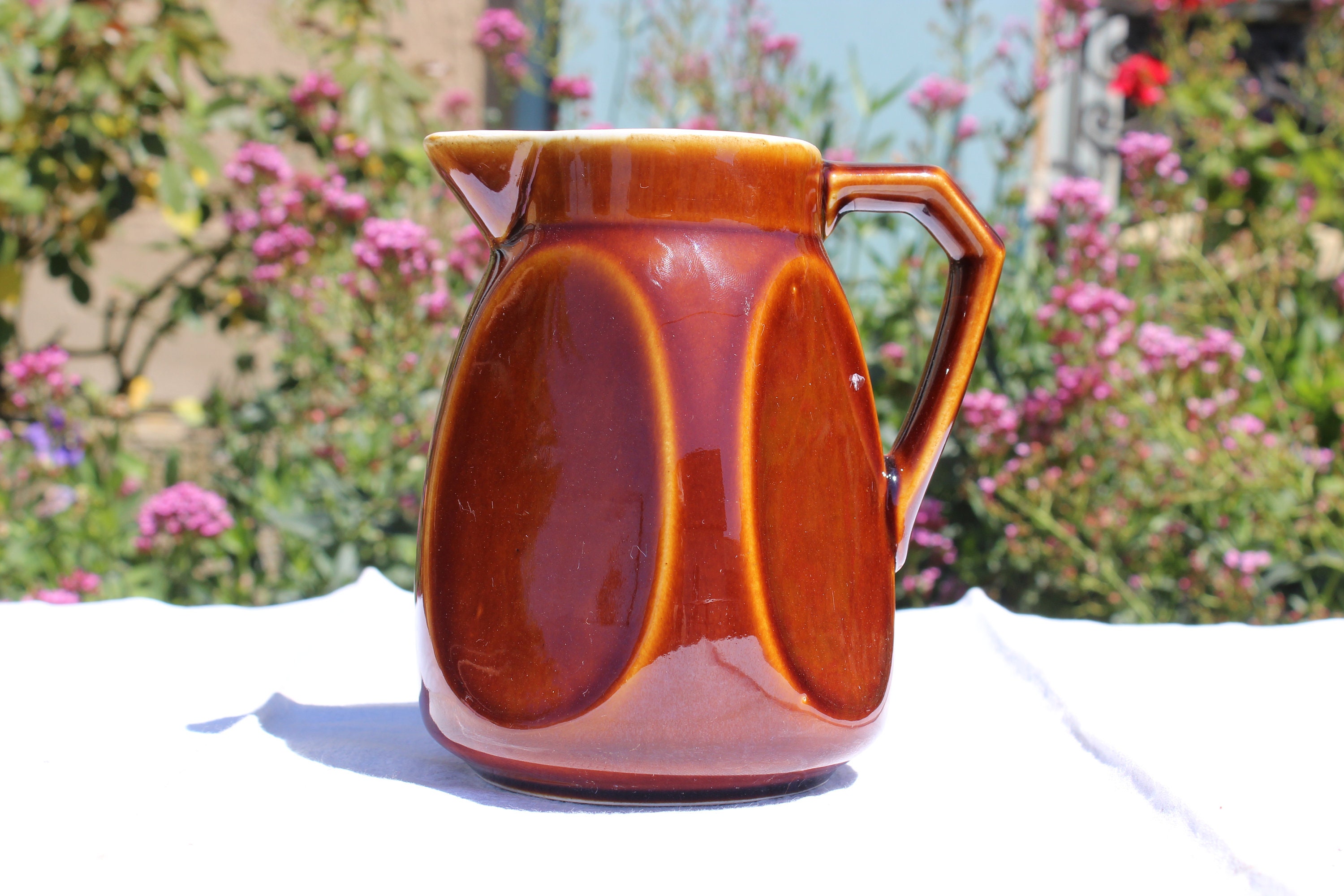 Pot à Lait en Faïence Marron, Corps Facettes, 1940 France