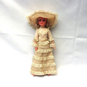 Vintage 1977 Jubilee Original Royal Occasion Sindy Doll with Blue Eyes with Rooted Eyelashes + Blonde Hair Pedigree 033055x Fashion Girl Toy