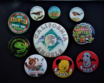 Vintage Mixed Badges Metal and Plastic Pin Button Badges British TV Toys Birds Museums Baseball + Others 7