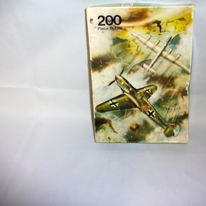 Vintage Arrow Games Fighters of World War 2 Jigsaw Puzzle 200 Piece + With Messerschmidt BF 109 + B17 Flying Fortress image 46 cm x 30 cm