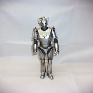 Figura de acción vintage Doctor Who Cyberman de 12 pulgadas de BBC Worldwide Ltd BBC 2006 Dr Who Timelord Enemy Cyborg Baddie