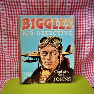 Vintage 1950 Biggles Air Detective Annual By Captain W E Johns Illustrated by Leslie Stead image 1