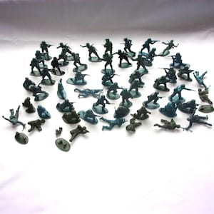 Vintage German Paratroopers Fallschirmjager + German Infantry 1/32 Scale Toy Soldiers Models Airfix +  Other Brands 50 + Figures War Gaming