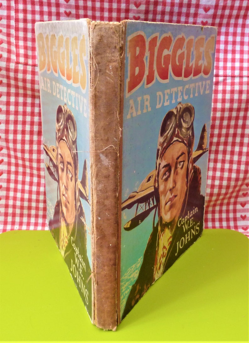 Vintage 1950 Biggles Air Detective Annual By Captain W E Johns Illustrated by Leslie Stead image 2