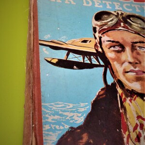 Vintage 1950 Biggles Air Detective Annual By Captain W E Johns Illustrated by Leslie Stead image 9