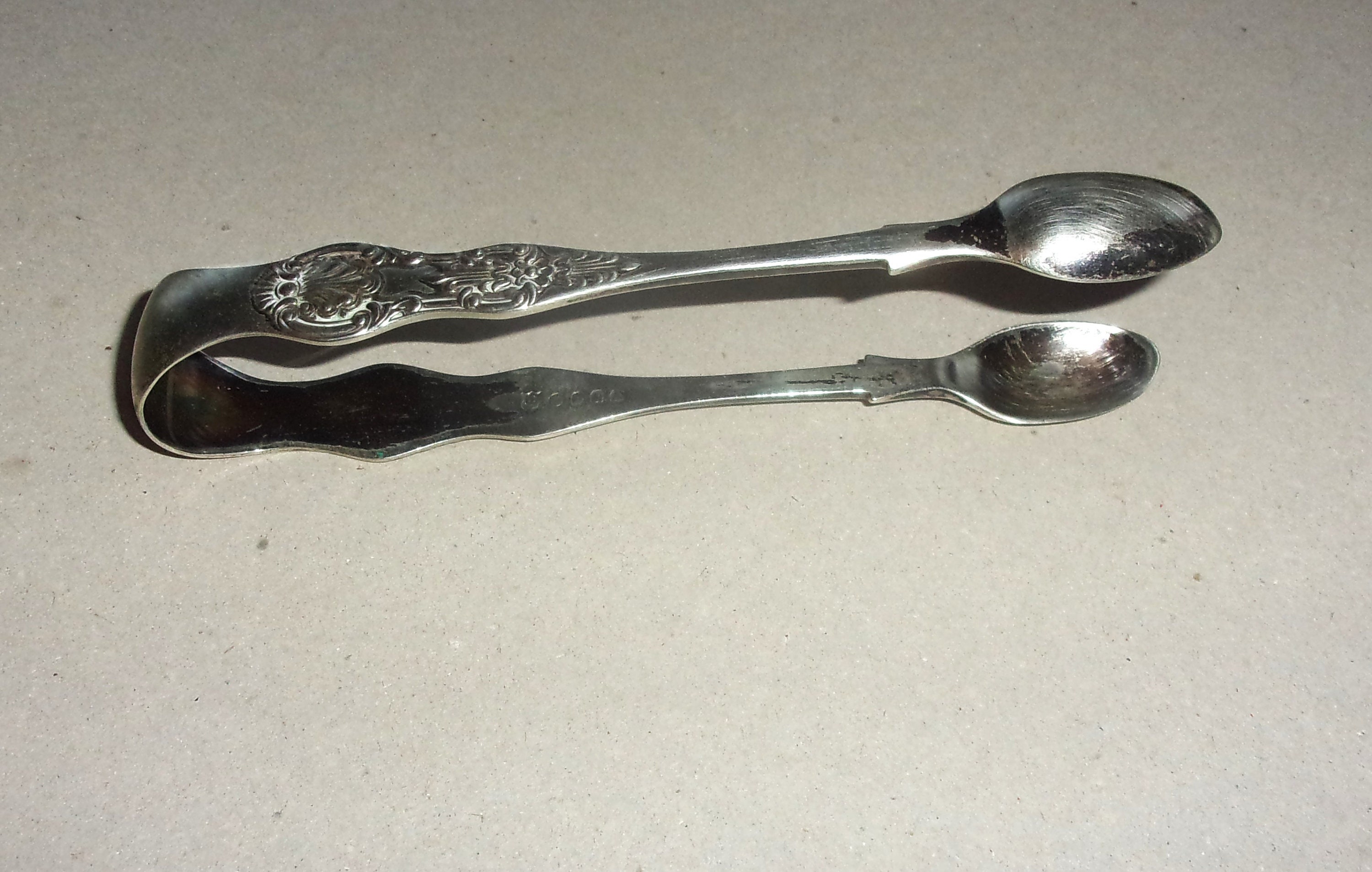 アンティークシルバーメッキシュガートング：花柄、6インチ - Etsy 日本