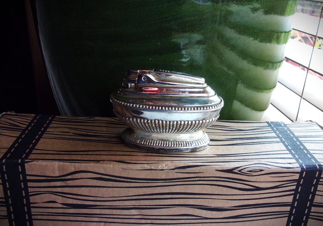 Vintage Ronson Varaflame Queen Anne Plated Art Deco Table Lighter ...