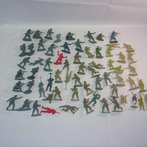 Vintage WW2 American US Marines Japanese + German Infantry 1/32 Scale Toy Soldiers Models Airfix + Other Brands 50 + Figures War Gaming 1