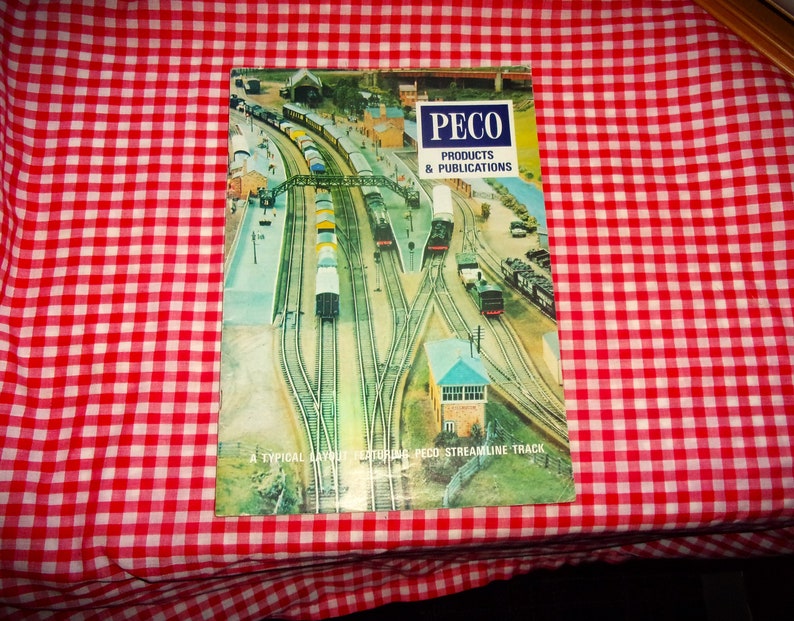 Peco Model Railway Products & Publications Catalogue 1981 Book of Model Trains Electric Minature